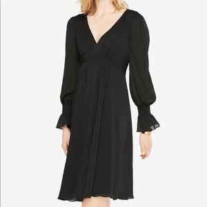 ANN TAYLOR PETITE LITTLE BLACK DRESS